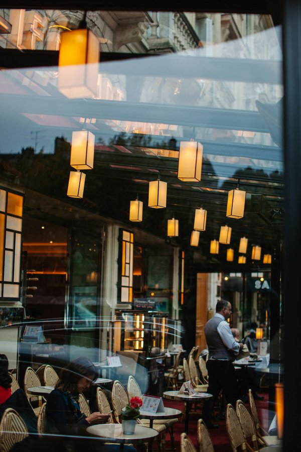 Suspensions pour restaurant : un éclairage élégant et fonctionnel