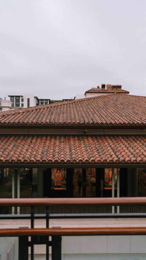 Choisir le meilleur prix pour le nettoyage de votre toiture