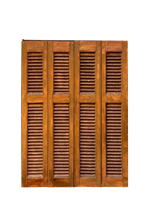 Rénovation des volets persiennes en bois : un nouvel éclat